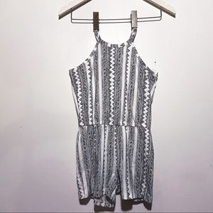 📚4/$20 NWT Old Navy | Aztec print Romper | Girls